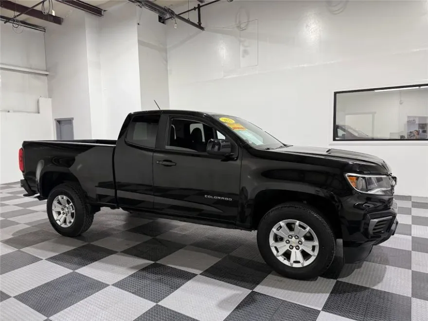 2022 Chevrolet Colorado LT photo 1
