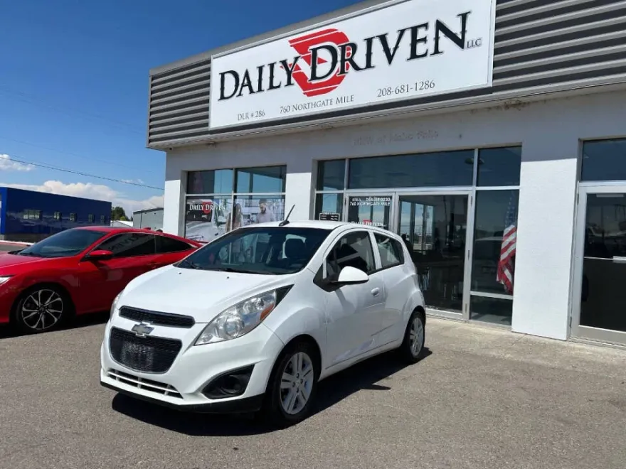2014 Chevrolet Spark 1LT photo 1
