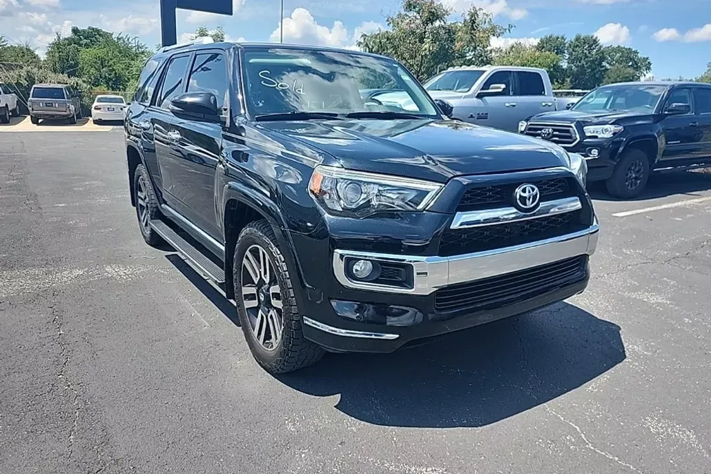 2017 Toyota 4Runner Limited photo 1