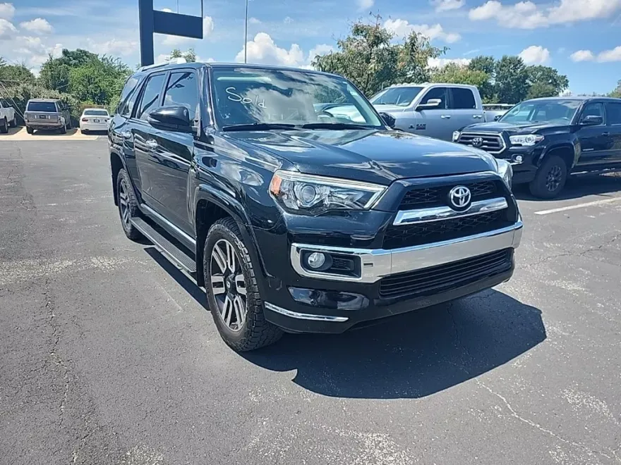 2017 Toyota 4Runner Limited photo 1