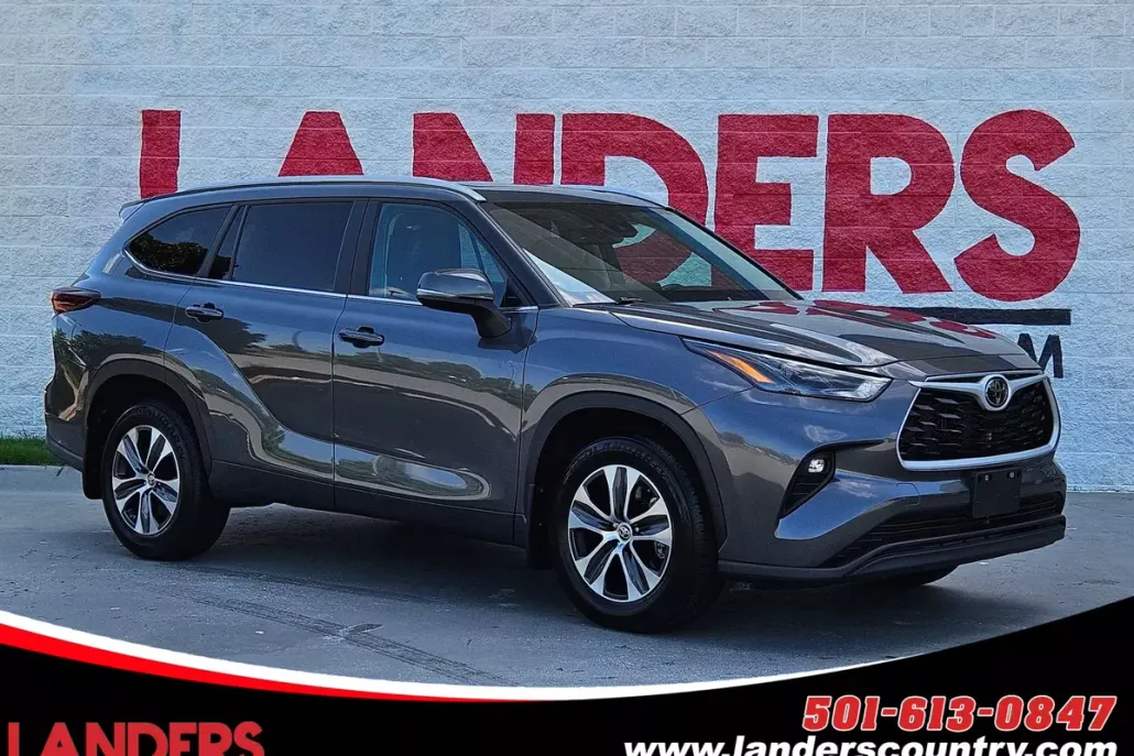 2024 Toyota Highlander XLE photo 1