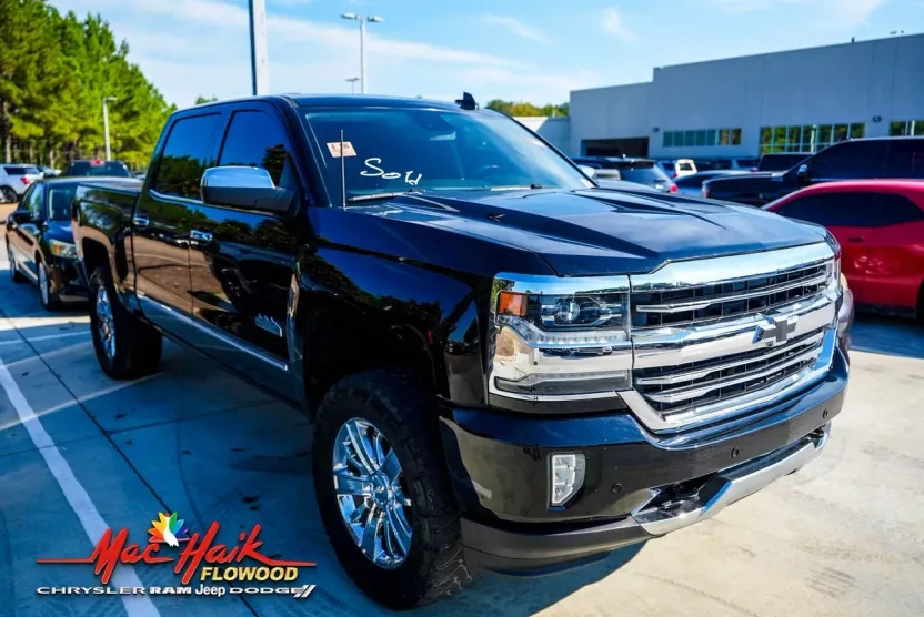 2018 Chevrolet Silverado 1500 High Country photo 1