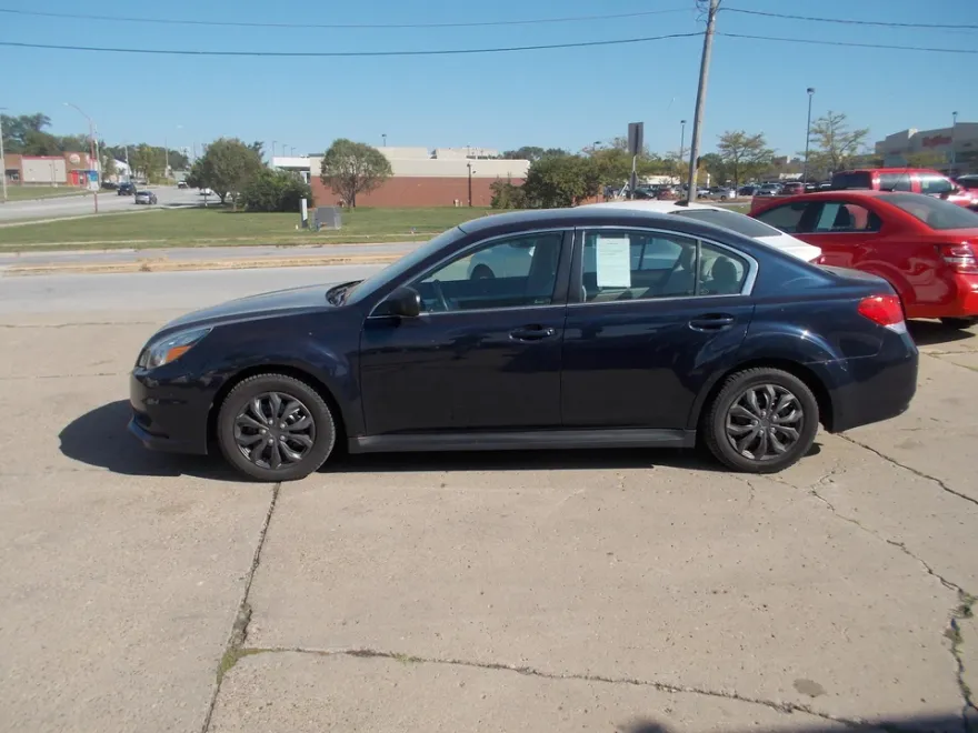 2013 Subaru Legacy Base photo 1