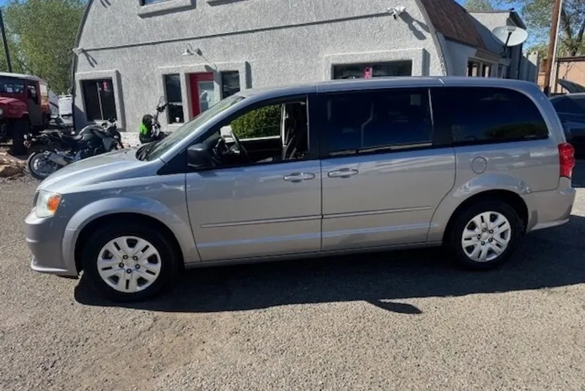 2014 Dodge Grand Caravan SE photo 1
