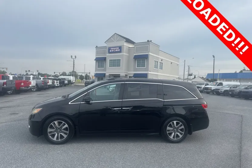 2015 Honda Odyssey Touring photo 1