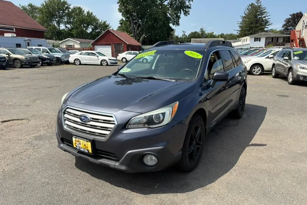 2015 Subaru Outback Premium photo 1