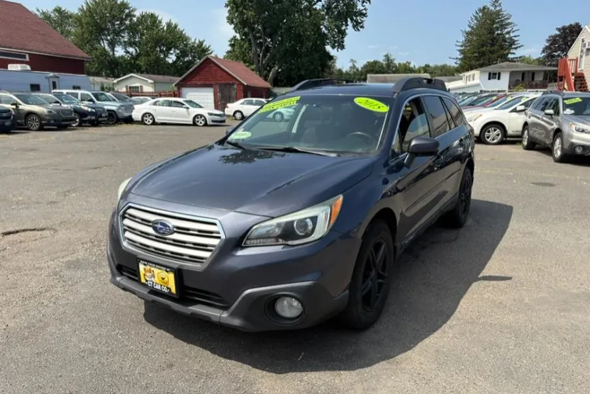 2015 Subaru Outback Premium photo 1