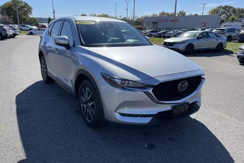2018 Mazda CX-5 Touring photo 1