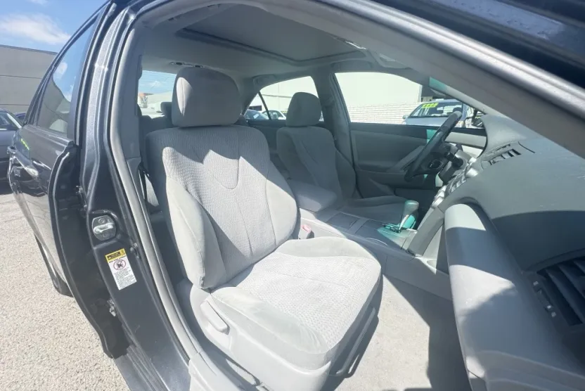 2010 Toyota Camry Base photo 1