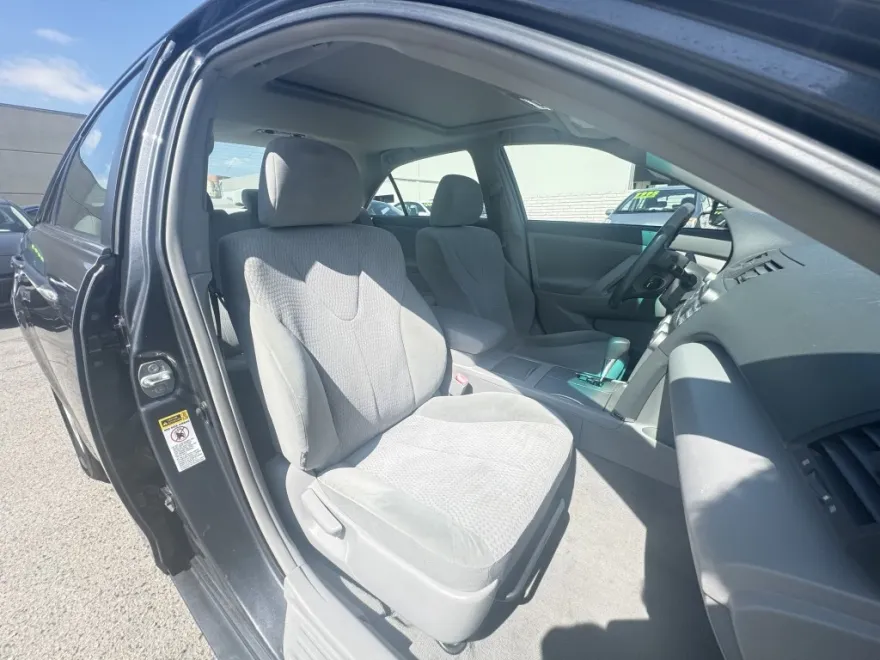 2010 Toyota Camry Base photo 1