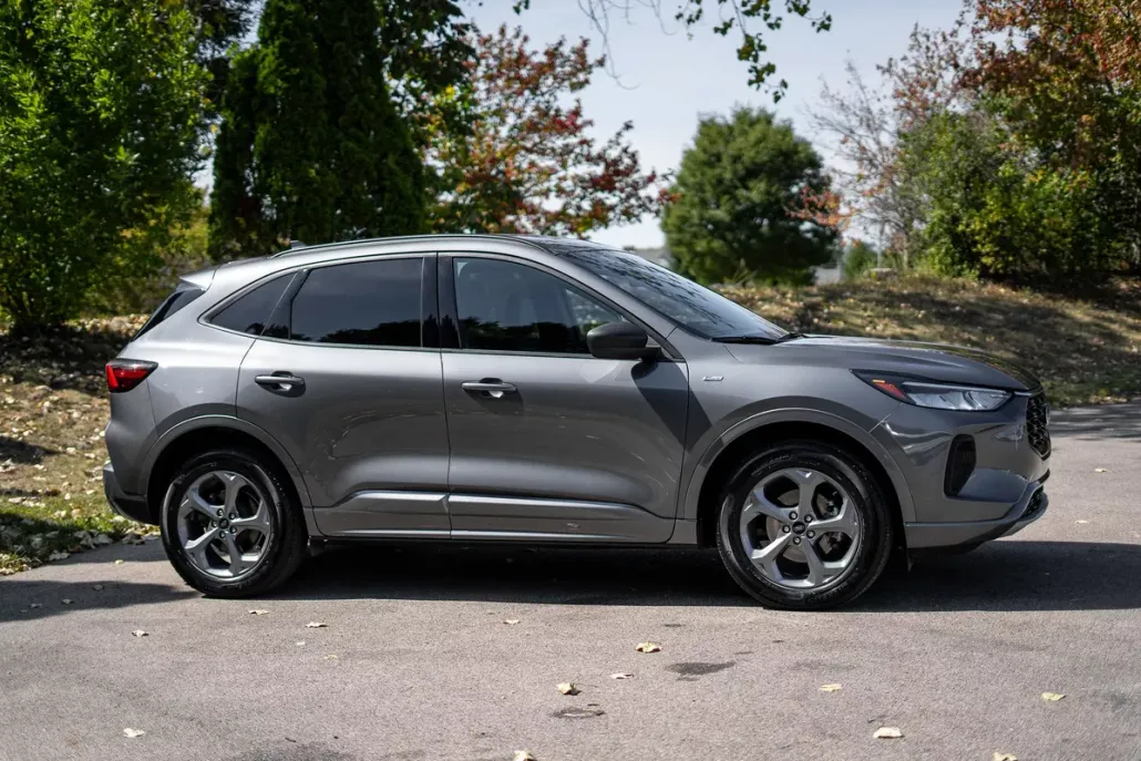 2023 Ford Escape ST-Line photo 1