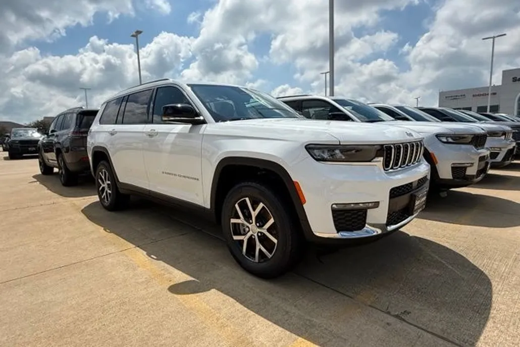 2025 Jeep Grand Cherokee Limited photo 1