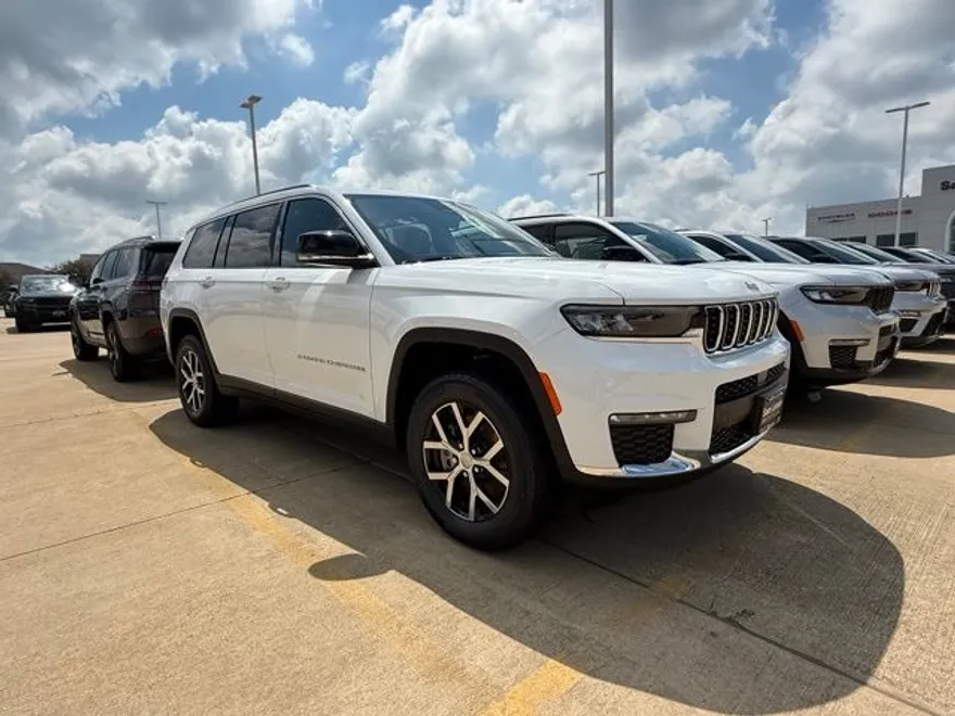 2025 Jeep Grand Cherokee Limited photo 1