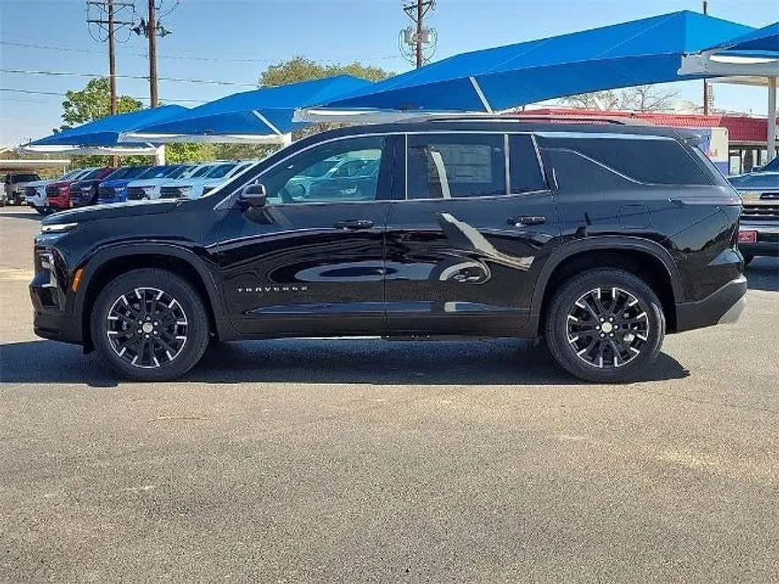 2026 Chevrolet Traverse photo 1
