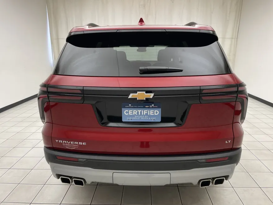 2024 Chevrolet Traverse photo 1