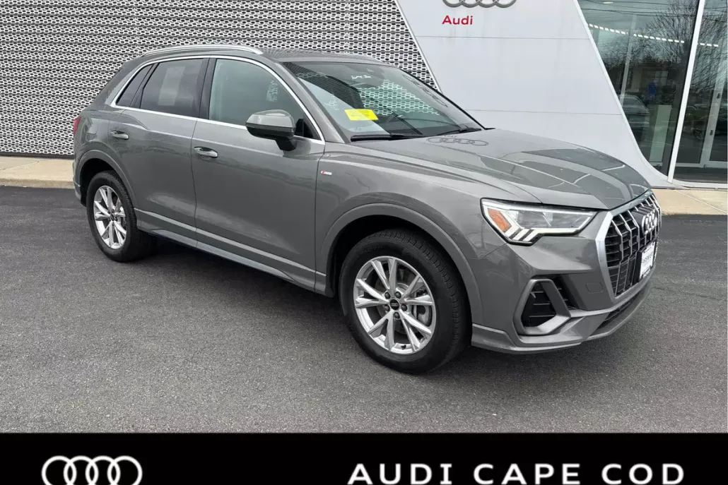 2022 Audi Q3 S line Premium Plus photo 1