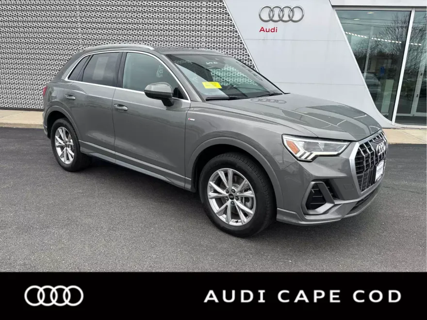 2022 Audi Q3 S line Premium Plus photo 1