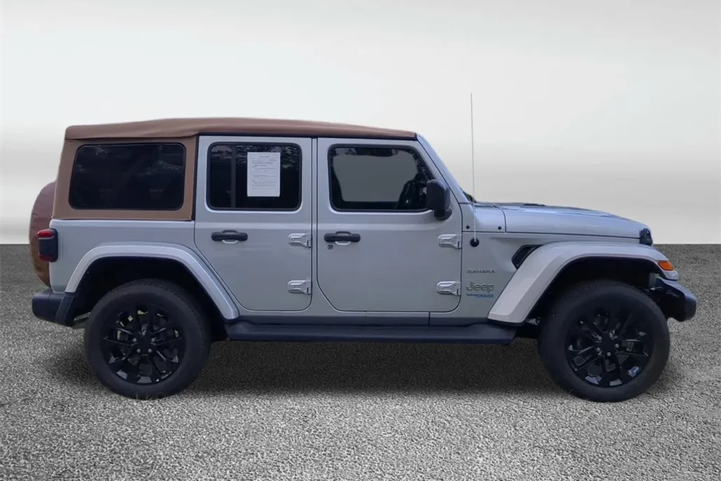 2022 Jeep Wrangler Unlimited Sahara 4xe photo 1