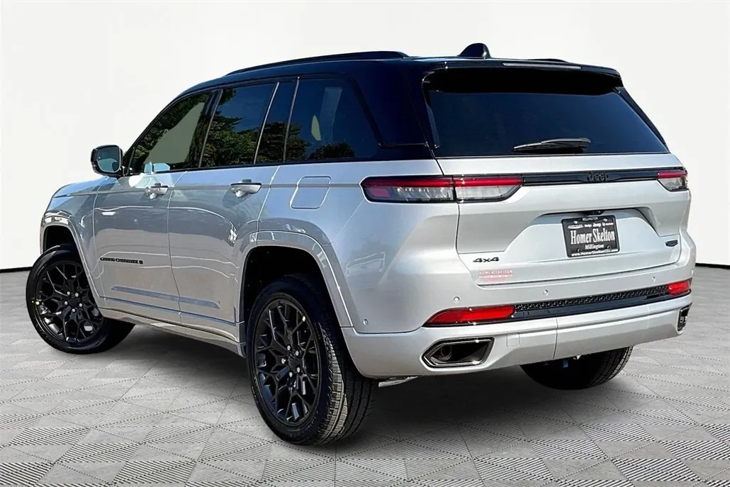 2025 Jeep Grand Cherokee Summit photo 1