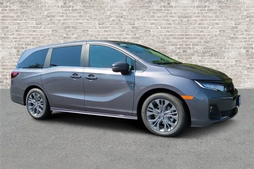 2026 Honda Odyssey Touring photo 1