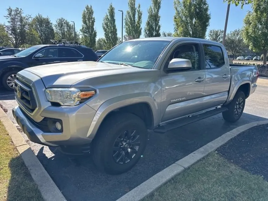 2020 Toyota Tacoma SR5 photo 1