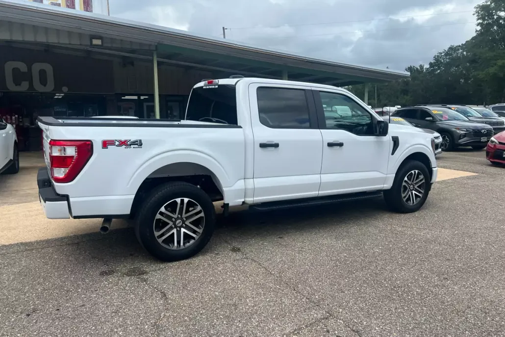 2023 Ford F-150 XL photo 1