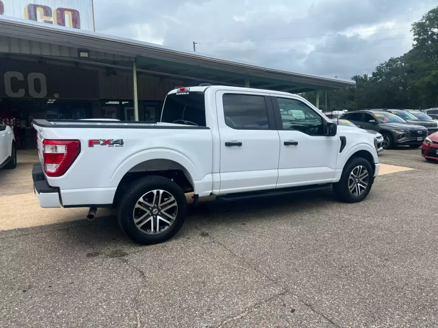2023 Ford F-150 XL photo 1