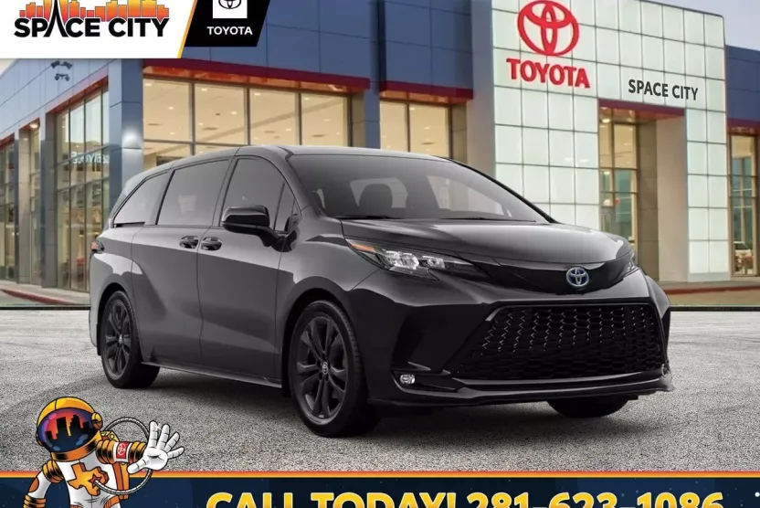 2025 Toyota Sienna XSE photo 1