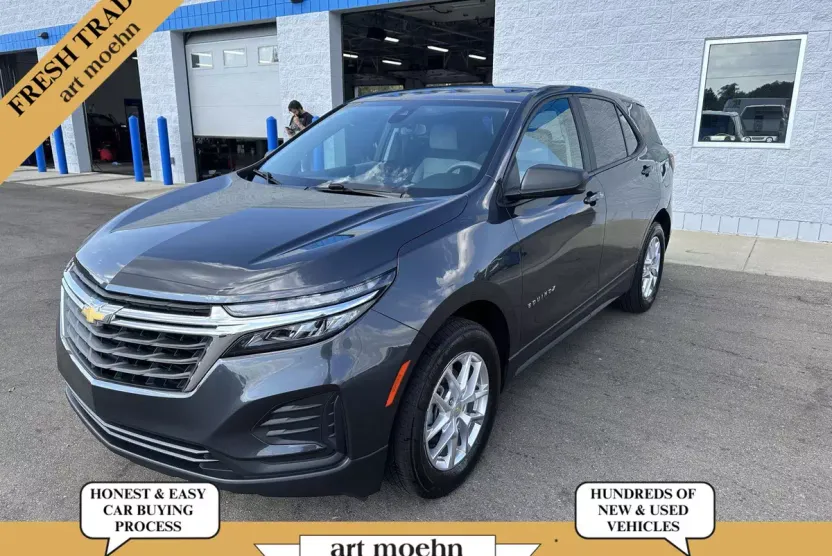 2022 Chevrolet Equinox LS photo 1