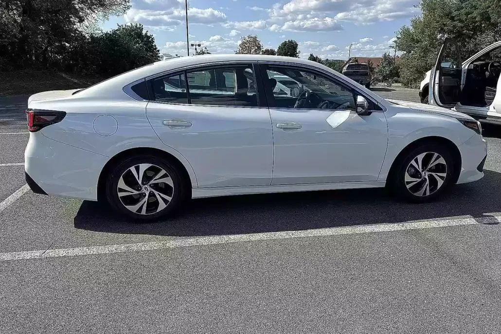 2022 Subaru Legacy Premium photo 1