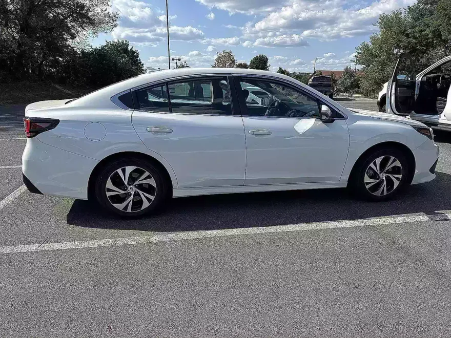 2022 Subaru Legacy Premium photo 1