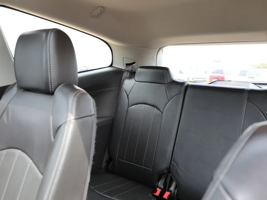 2016 Chevrolet Traverse LTZ photo 1