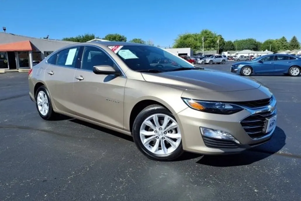 2024 Chevrolet Malibu 1LT photo 1