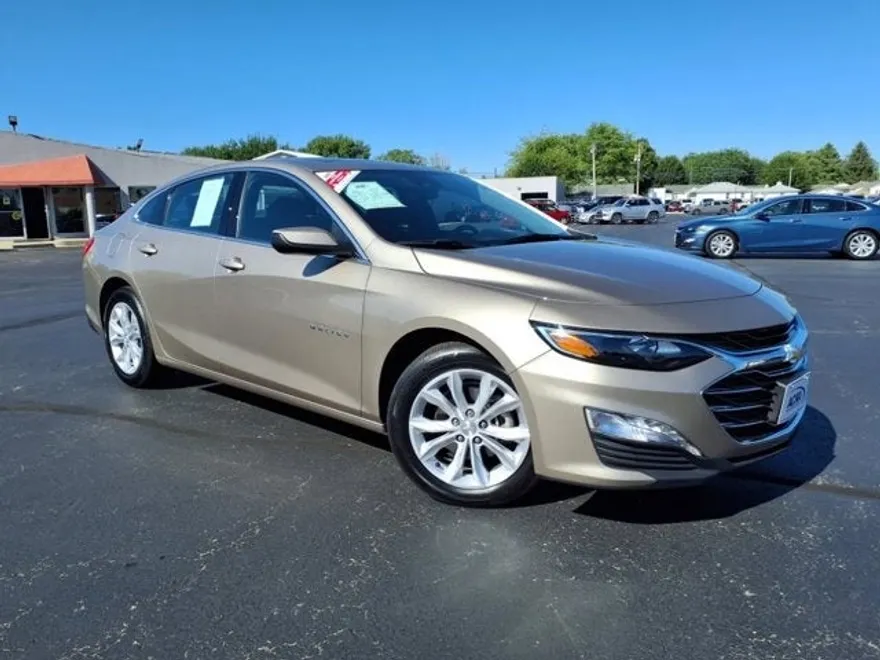 2024 Chevrolet Malibu 1LT photo 1