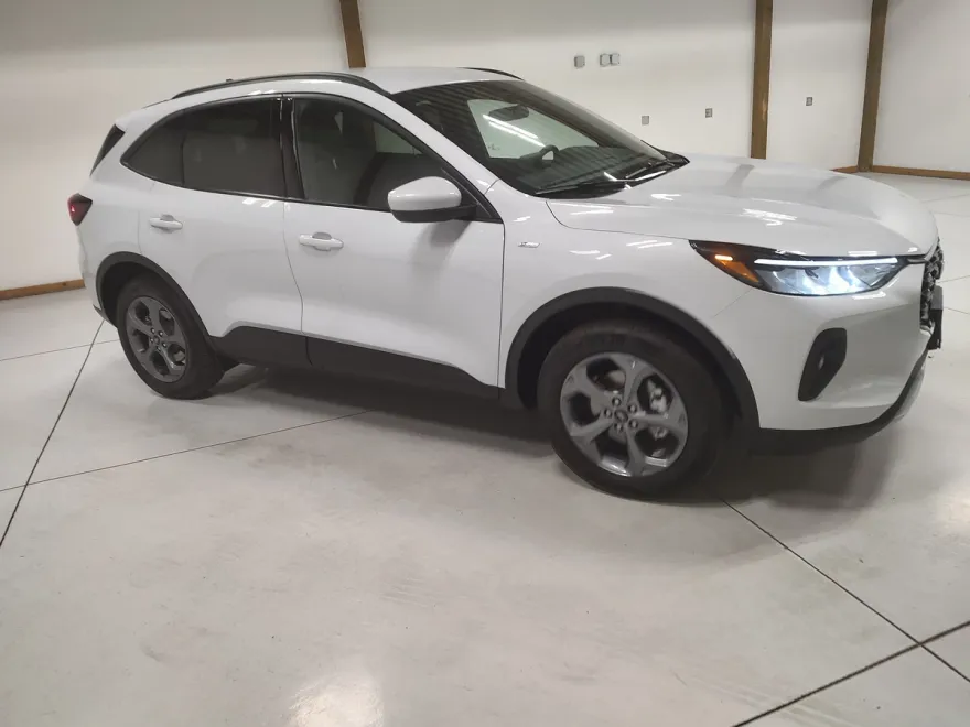 2025 Ford Escape ST-Line Select photo 1