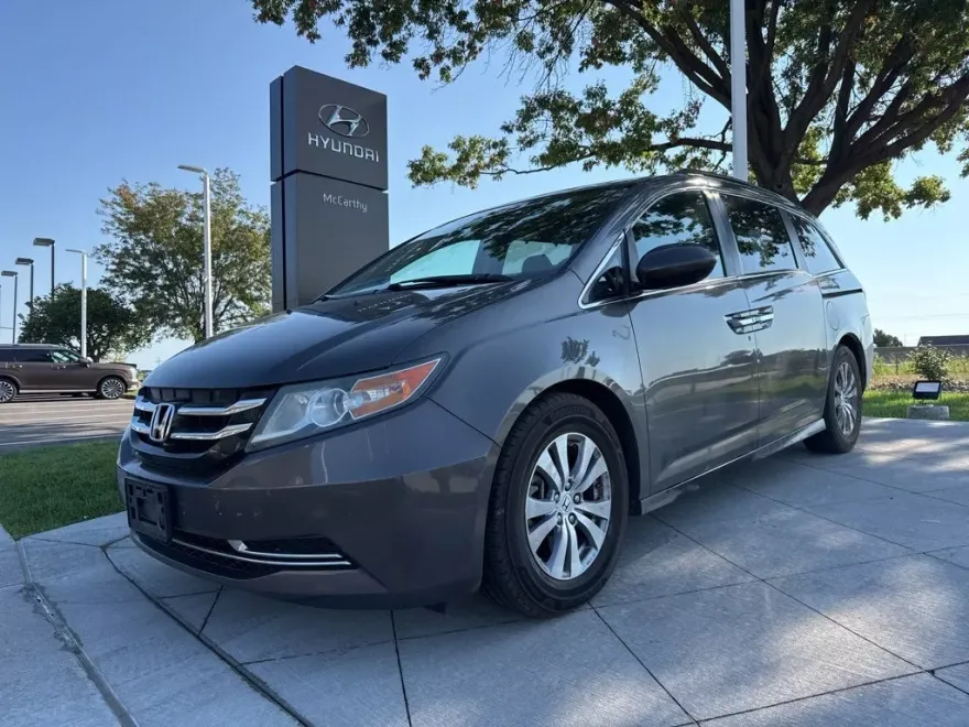 2016 Honda Odyssey EX-L photo 1