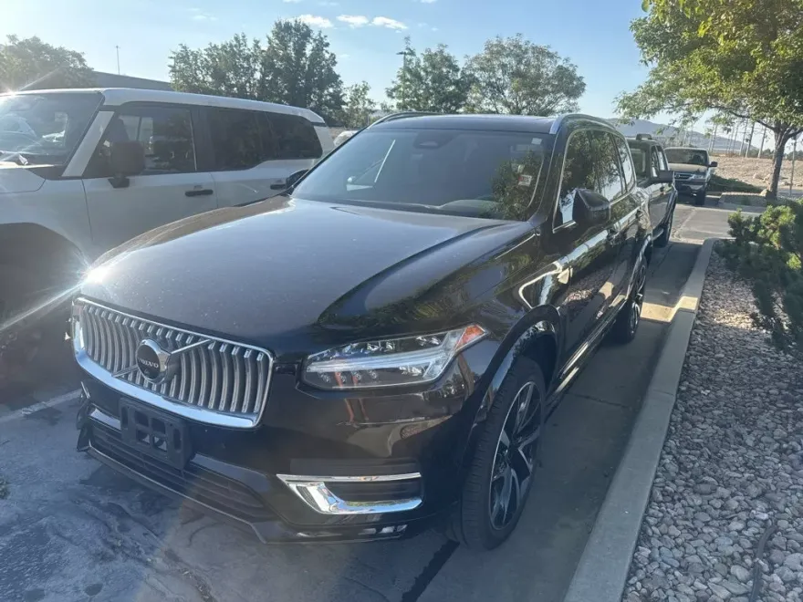 2024 Volvo XC90 Plus photo 1