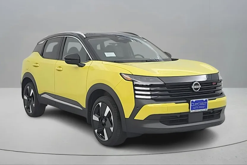 2026 Nissan Kicks SR photo 2