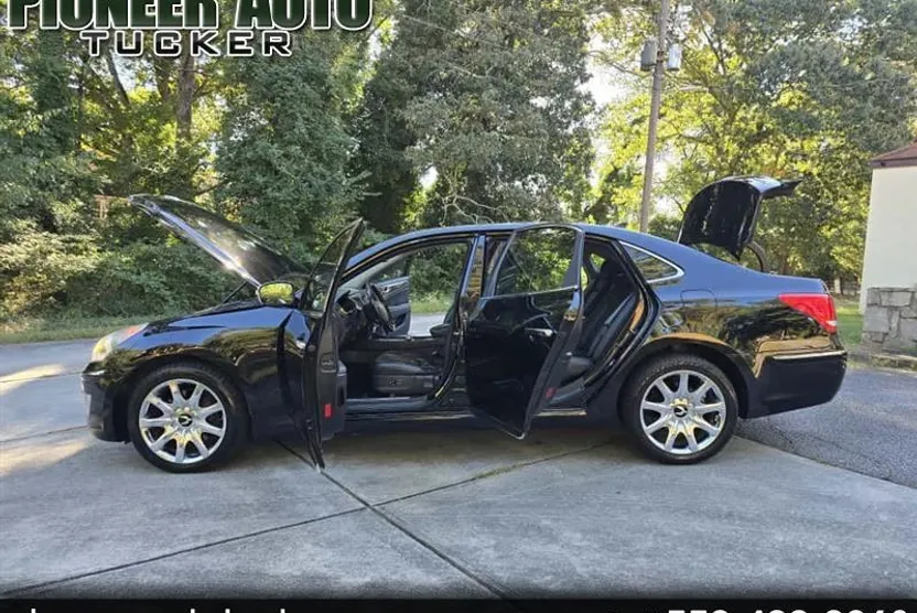 2011 Hyundai Equus Signature photo 1