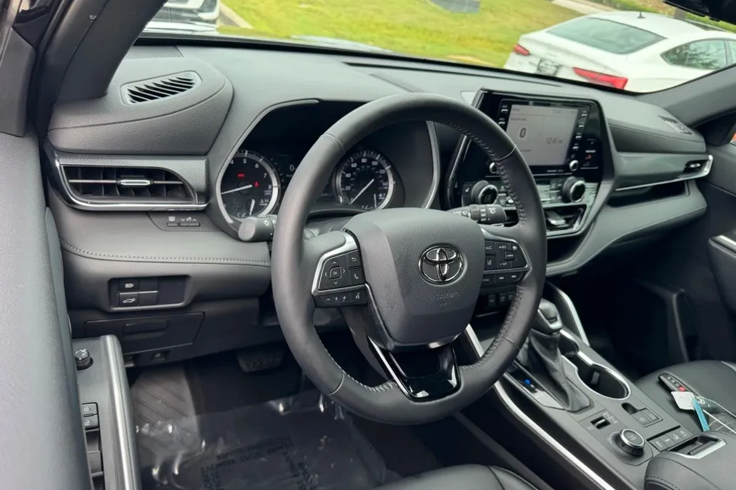 2021 Toyota Highlander XSE photo 1