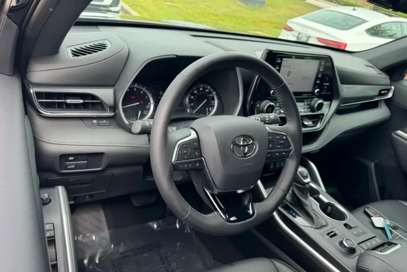2021 Toyota Highlander XSE photo 1
