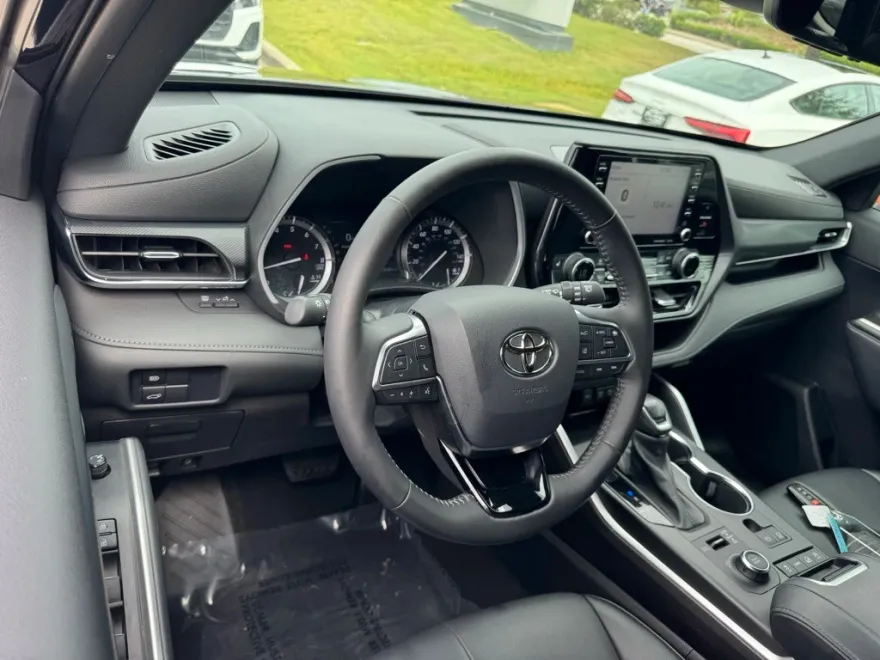 2021 Toyota Highlander XSE photo 1
