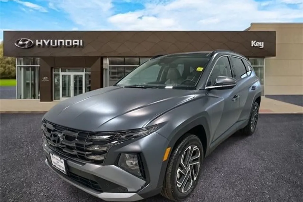 2025 Hyundai Tucson Limited photo 1