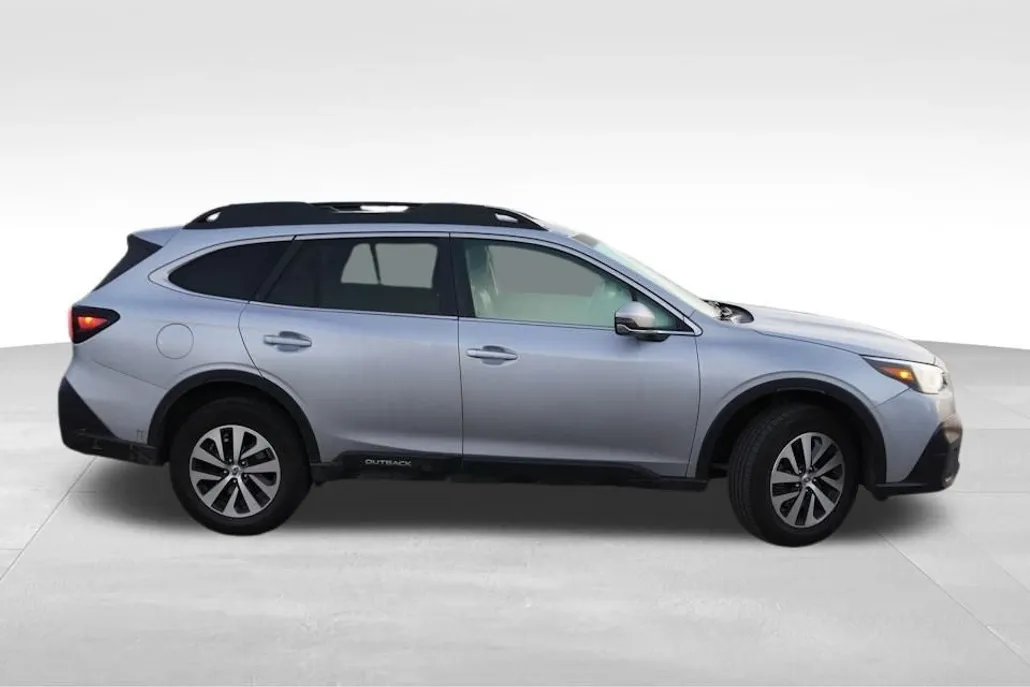 2021 Subaru Outback Premium photo 1