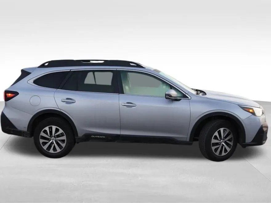 2021 Subaru Outback Premium photo 1