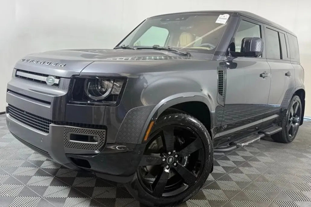 2025 Land Rover Defender 110 V8 photo 1