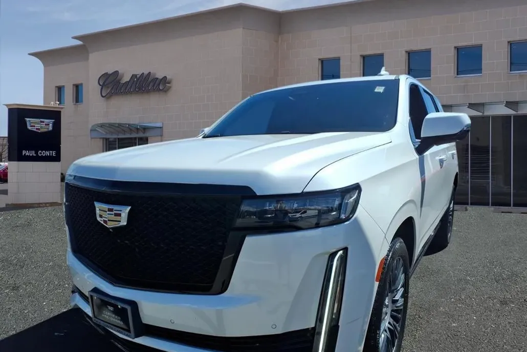 2022 Cadillac Escalade Sport photo 1