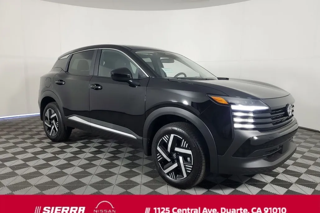 2025 Nissan Kicks SV photo 1
