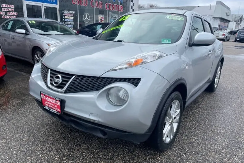 2013 Nissan Juke SV photo 1