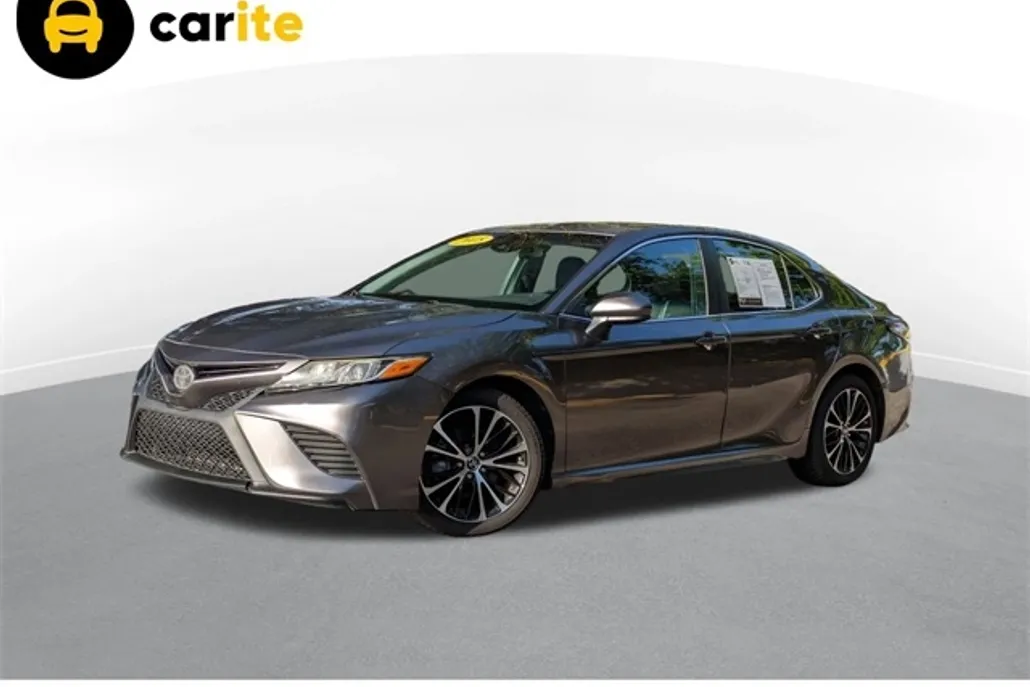 2018 Toyota Camry L photo 1